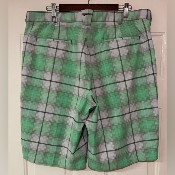 NIKE DRI FIT GOLF UNIQUE CHECKERED SHORTS MENS SIZE 38 ATHLETIC BOTTOMS - Picture 3 of 16
